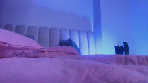 Snapshot of _britanyy_ chatting on 11-28-25, 03:09 Britany online show from 11-28-25, 03:09