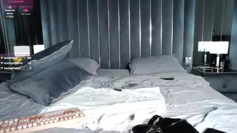 Dia online show from 12-22-25, 11:13