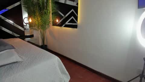 Candy online show from 11-05-25, 06:08