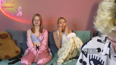 _capybara0_0 online show from 12-14-25, 12:10