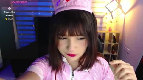 Snapshot of _charlotte_collins_ chatting on 10-31-25, 01:45 _charlotte_collins_ online show from 10-31-25, 01:45