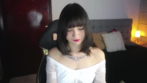 Snapshot of _charlotte_collins_ chatting on 11-11-25, 02:50 _charlotte_collins_ online show from 11-11-25, 02:50
