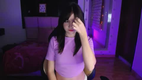 Snapshot of _charlotte_collins_ chatting on 12-16-25, 12:21 _charlotte_collins_ online show from 12-16-25, 12:21