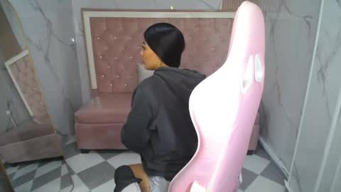 _charlottee_b online show from 03-29-26, 01:11