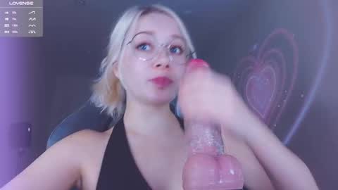 Snapshot of _chatur_babe chatting on 10-14-25, 04:08 Angelina online show from 10-14-25, 04:08