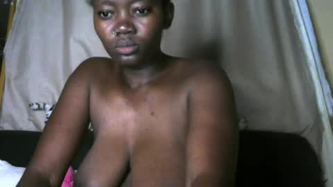 Snapshot of _cheeky_booty chatting on 07-02-26, 02:22 bubbly ass online show from 07-02-26, 02:22