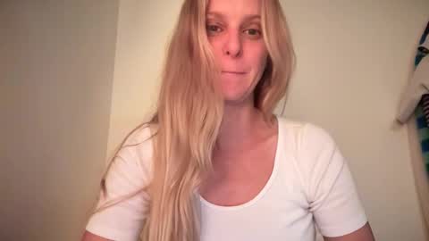 Chelsea xo online show from 12-14-25, 05:35