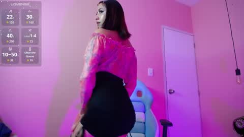 Snapshot of _chloe_cherry_ chatting on 06-20-26, 08:33 PVT 12TK 02PM - 9PM COLOMBIA online show from 06-20-26, 08:33