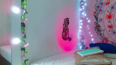 Snapshot of _chloeee chatting on 02-25-25, 02:03 Katy online show from 02-25-25, 02:03