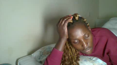 Snapshot of _clara01 chatting on 02-12-25, 09:52 clara online show from 02-12-25, 09:52