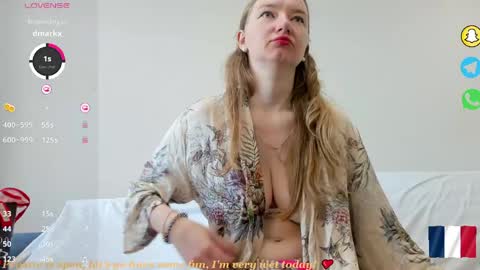 Sophie online show from 05-06-26, 08:41