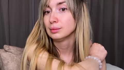 _crystal_moon_1 online show from 11-22-25, 01:48