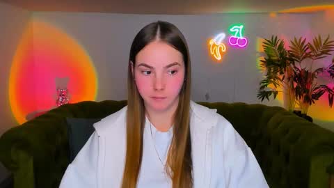 Erika online show from 12-03-25, 07:01