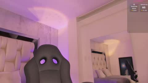 Snapshot of _curly_girl_ chatting on 11-11-25, 08:09 online show from 11-11-25, 08:09