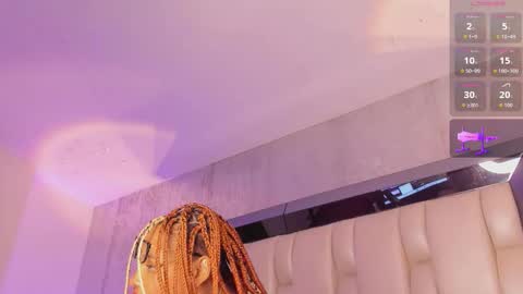 Snapshot of _curly_girl_ chatting on 11-12-25, 10:20 online show from 11-12-25, 10:20