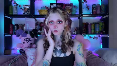 Snapshot of _devilbaby chatting on 05-21-26, 08:38 Kate online show from 05-21-26, 08:38
