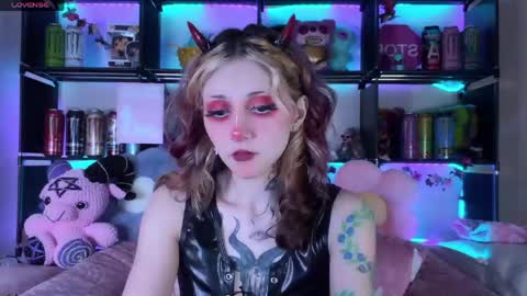 Snapshot of _devilbaby chatting on 05-30-26, 09:56 Kate online show from 05-30-26, 09:56