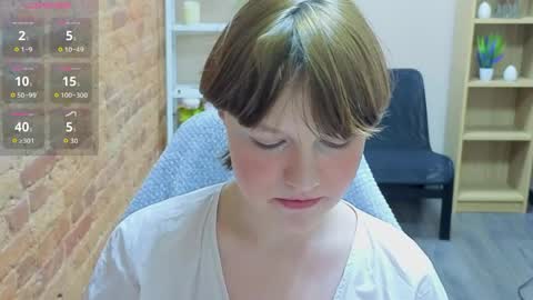 Luna    online show from 04-17-26, 03:48