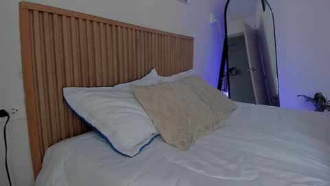 Emma and Tonny online show from 02-06-26, 02:20