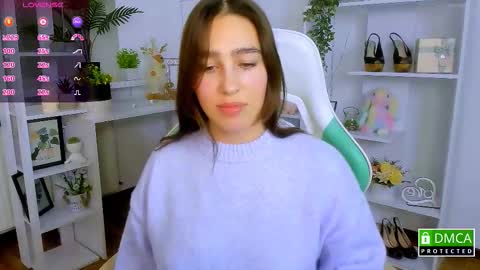 Lizzy  online show from 12-14-25, 09:52