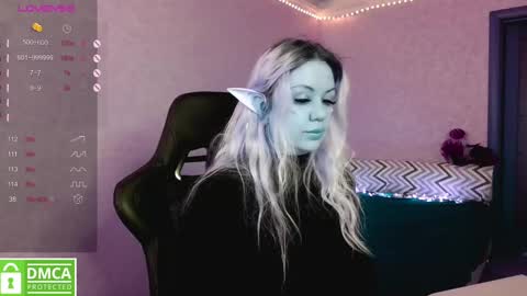 Snapshot of _elven_dreams__ chatting on 02-26-25, 10:04 chloue and Gretta online show from 02-26-25, 10:04