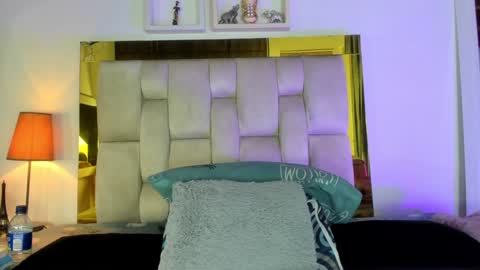 Isabella online show from 12-18-24, 12:07