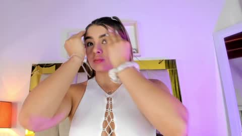 Isabella online show from 02-02-25, 12:02