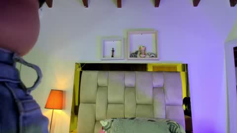 Isabella online show from 03-10-25, 12:04