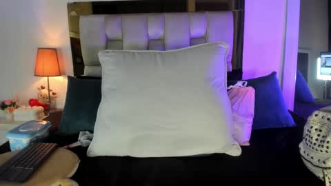 Isabella online show from 02-05-26, 12:10