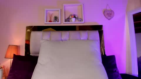 Isabella online show from 04-24-26, 12:07