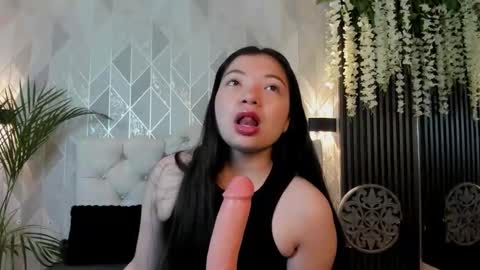 _emma_xoxo online show from 12-17-25, 11:16