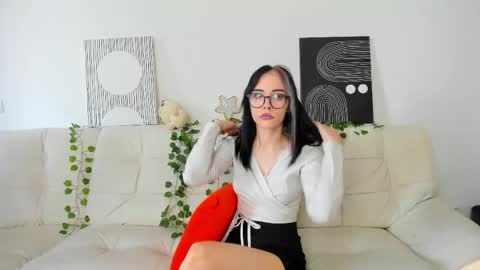 Snapshot of _emmarouse__ chatting on 03-23-26, 08:18 Emma online show from 03-23-26, 08:18