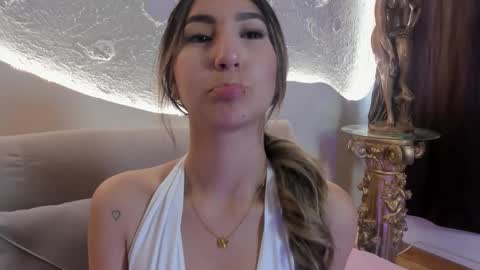 Snapshot of _emmawalka chatting on 11-01-25, 05:04 _emmawalka online show from 11-01-25, 05:04