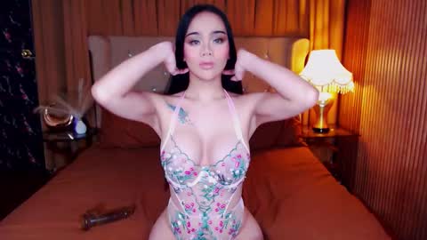 Snapshot of _empressvalerie_ chatting on 09-27-25, 06:57 _empressvalerie_ online show from 09-27-25, 06:57