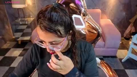  evoni  online show from 10-26-25, 07:42