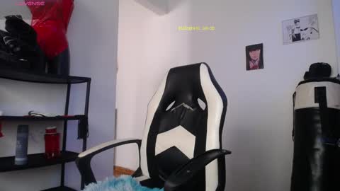 Snapshot of _exa_ chatting on 02-16-25, 12:10 Exa help me position myself with your thumb up thanks online show from 02-16-25, 12:10