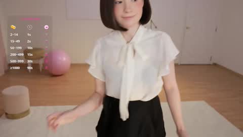 Essie  online show from 09-17-25, 04:08