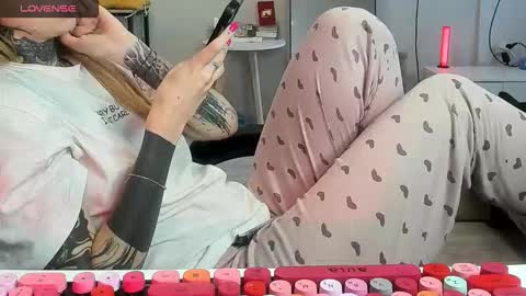 Alis online show from 11-13-25, 07:18