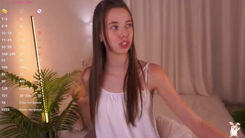 Snapshot of _fluffybunny_ chatting on 09-11-25, 05:24 Goldy Grace online show from 09-11-25, 05:24