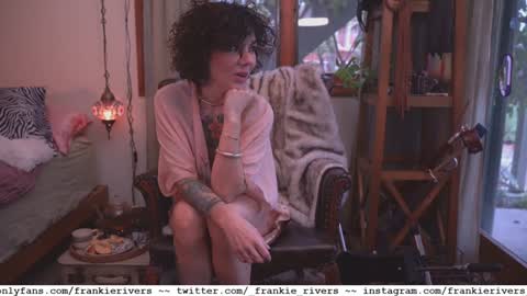 Snapshot of _frankie_rivers chatting on 12-31-24, 11:49 Frankie Rivers allmylinks online show from 12-31-24, 11:49