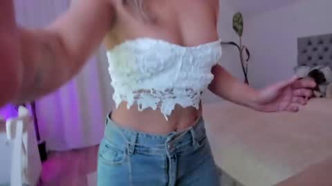 Snapshot of _gabrielle_ chatting on 04-15-26, 09:59 Gabriela online show from 04-15-26, 09:59