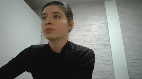 Mia-foster online show from 11-09-25, 03:16