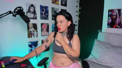 Snapshot of _gleep chatting on 10-13-25, 01:05 LEEP online show from 10-13-25, 01:05