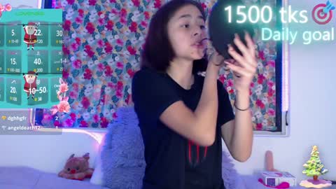 Snapshot of _gwen__ chatting on 12-28-24, 06:06 Gwen online show from 12-28-24, 06:06