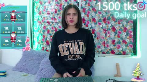 Snapshot of _gwen__ chatting on 01-07-25, 04:29 Gwen online show from 01-07-25, 04:29