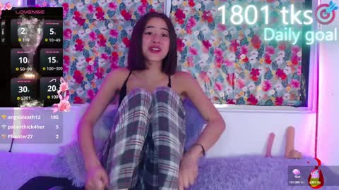 Snapshot of _gwen__ chatting on 02-06-25, 08:29 Gwen online show from 02-06-25, 08:29