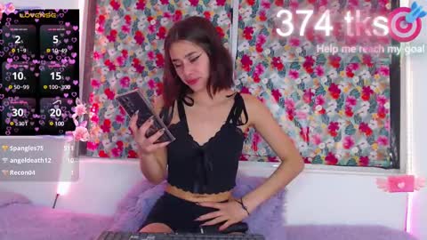 Snapshot of _gwen__ chatting on 02-15-25, 08:00 Gwen online show from 02-15-25, 08:00