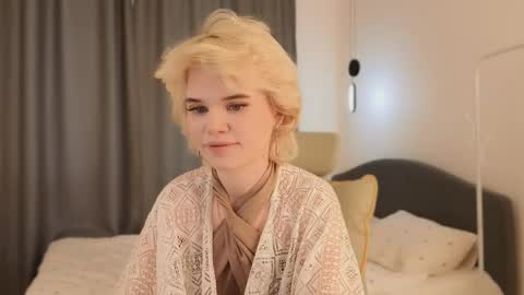 Snapshot of _honnyland chatting on 06-01-26, 12:18 Alisha online show from 06-01-26, 12:18