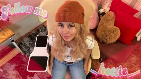 _hottie__ online show from 01-28-25, 10:45