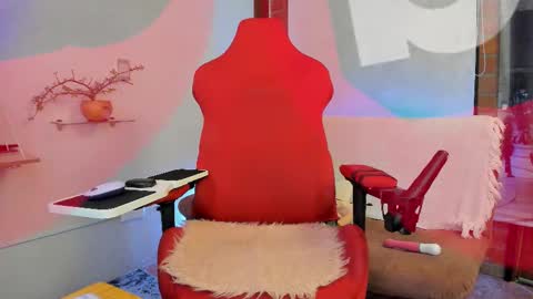 _hottie__ online show from 09-15-25, 06:52